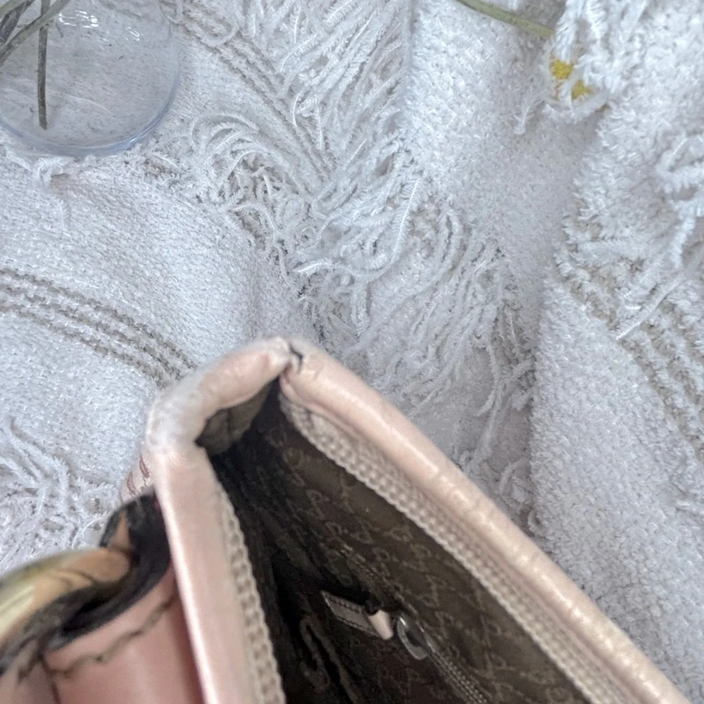 💎 Gucci GG Canvas Flat Messenger Crossbody • Baby Pink 💎 - Picture 13 of 13